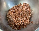 Une image de l'étape 9 de Salade de riz rouge aux tomates, carottes et ciboulette.