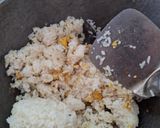 Foto langkah ke 3 dari resep Nasi Goreng Telur Butter.