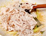 Foto langkah ke 7 dari resep Ayam Suwir Kemangi.