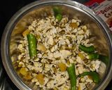 A picture of step 2 of Moong bhajiya.