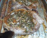 Foto del paso 5 de la receta: Carré marinado a caballo, zanahoria, fideos dorados y perejil