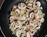 Foto del paso 2 de la receta: Pasta con jamón, salsa de trufa y champiñón