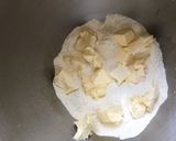 Une image de l'étape 2 de Pâte brisée au lait et alcool de poires.