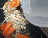 Foto langkah ke 3 dari resep Cha Enoki Wortel Pakcoy Kuah.