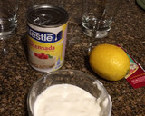 Foto del paso 1 de la receta: Crema de limón con frutillas y kiwi