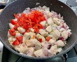 Une image de l'étape 11 de Tajine de poulet aux légumes et pruneaux.
