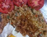 Foto langkah ke 3 dari resep Nasi Goreng Ruwet (Ala Chef) - Nasi+Mie Instan Ayam Panggang.