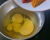 मिनी मॅगी नूडल्स पिझ्झा विथ एग (mini maggi noodles pizza with egg recipe in marathi) रेसिपी स्टेप 5 फोटो