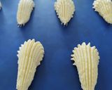 Foto del paso 3 de la receta: Galletas de mantequilla decoradas con motivo sirenas