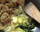 Foto langkah ke 2 dari resep Daging Goreng Kunyit.