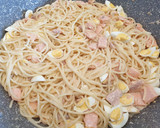 Foto del paso 5 de la receta: Espaguetis con salmón ahumado y huevos de codorniz