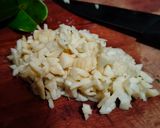 Foto langkah ke 1 dari resep Nasi Daun Jeruk dan Teri (1130).