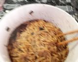 Foto langkah ke 5 dari resep Chapaguri Parasite With Bulgogi Sauced Bacon.