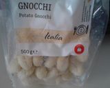 Foto del paso 1 de la receta: Ñoquis con bacón en salsa de tomate con vino dorado a la albahaca