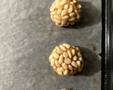 Foto del paso 7 de la receta: Panellets de piñones con masa de calabaza y almendra... y un toque de canela..!
