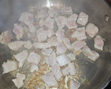 Foto del paso 4 de la receta: Fumet de gambas con mero y patatas