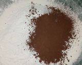 A picture of step 5 of Chocolatto cake.