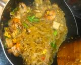 Foto langkah ke 7 dari resep Pad Thai ala Pailin's Kitchen.