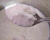 A picture of step 2 of Pineapple milk shake.