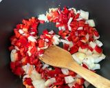 Foto del paso 2 de la receta: Fideos cremosos de coliflor, cebolla y morrón🥦🫑🧅