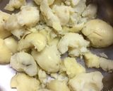 हलवाई स्टाइल आलू पूरी (Halwai style aloo poori recipe in Hindi) रेसिपी चरण 1 फोटो