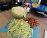 Foto del passaggio 1 della ricetta Bucatini inaspettati con cavolo cappuccio e mandorle