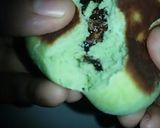 Foto langkah ke 7 dari resep Roti Ijo Isi Coklat Teflon Takaran Sendok.