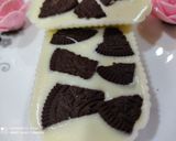 A picture of step 3 of Yummy Oreo white chocolates in cups.