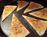 صورة لخطوة 2 من وصفة خبز المثلثات 😍😋