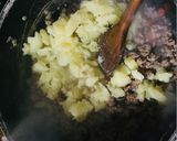 Foto del paso 3 de la receta: Papas rellenas con ensalada mixta 🥗🥔