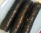 Hình bước làm 3 của món Kimbap (Cơm cuộn Hàn Quốc)