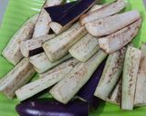 Foto langkah ke 1 dari resep #59. Terong Balado.