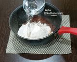 عکس مرحله 2 از دستور کیک شکلاتی تابه ای آسان