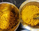 हळदीच्या पानातील पुरणाची खुसखुशीत दिंड(Purnache Dind Recipe In Marathi) रेसिपी स्टेप 1 फोटो 