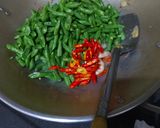 Foto langkah ke 4 dari resep Tumis Buncis Udang Saos Tiram.