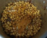 A picture of step 10 of Chickpeas Curry.