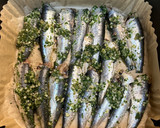 Foto del paso 3 de la receta: Sardinas con ajo y perejil en airfryer Cosori