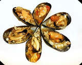 Foto del paso 8 de la receta: Mejillones a la marinera con vino blanco y bacalao