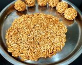 तिल मुरमुरा चिक्की लड्डू (Til murmura chikki laddu recipe in Hindi) रेसिपी चरण 3 फोटो