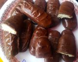 A picture of step 5 of Homemade bounty bar chocolate.