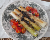 Foto del paso 3 de la receta: Puerros a la plancha con queso