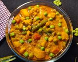 A picture of step 11 of Vegetable Korma.
