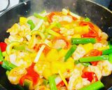Foto langkah ke 7 dari resep Udang Asam Manis (Resep No. 103).