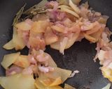 Foto del paso 3 de la receta: Sándwich de berenjena🍆con pera y queso🧀🍯🧅🍐
