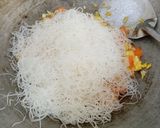 Foto langkah ke 5 dari resep 112. Bihun Goreng Kecap Telur Orak Arik.