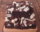 Foto langkah ke 8 dari resep Fudgy Brownies Choco Almond (Tips Agar Shiny Crush Keluar).
