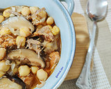 Foto del paso 6 de la receta: Potaje de garbanzos con pulled pork y shiitake