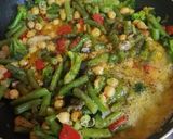 Foto del paso 3 de la receta: Revuelto de verduras y garbanzos