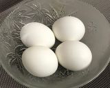 A picture of step 1 of Egg Pizza Stick.