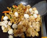 Foto langkah ke 3 dari resep Jangan lombok telur puyuh tahu tempe.